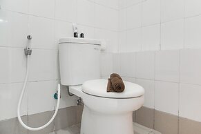 Strategic And Warm Studio At Bassura City Apartment