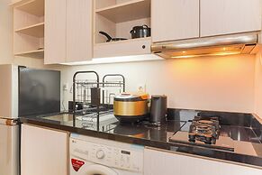 Minimalist Design 2Br Apartment The Mansion Kemayoran Near Jiexpo