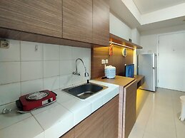 Best Deal And Nice 2Br Apartment At Parahyangan Residence