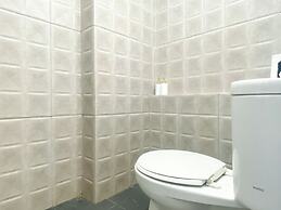 Minimalist Studio (No Kitchen) At Green Bay Pluit Apartment