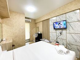 Minimalist Studio (No Kitchen) At Green Bay Pluit Apartment