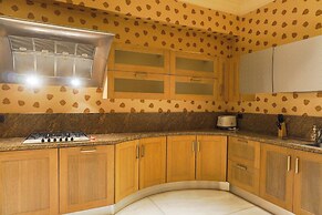 Luxurious And Strategic 4Br Da Vinci Apartment