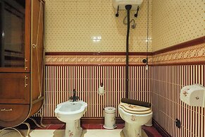 Luxurious And Strategic 4Br Da Vinci Apartment