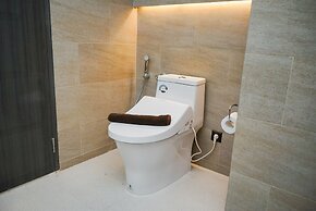 Studio Apartment With Sofa At Carstensz Residence