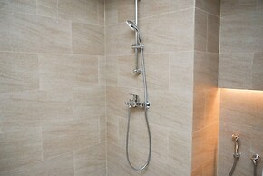 Simply Look Studio Apartment Carstensz Residence