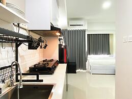 Good And Homey Studio At Gateway Park Lrt City Bekasi Apartment