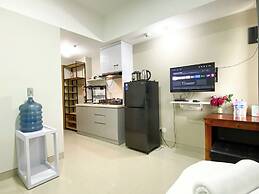 Good And Homey Studio At Gateway Park Lrt City Bekasi Apartment