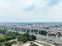 Good And Homey Studio At Gateway Park Lrt City Bekasi Apartment