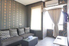 Good And Homey 2Br At Nifarro Park Apartment