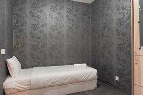 Good And Homey 2Br At Nifarro Park Apartment