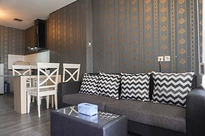 Good And Homey 2Br At Nifarro Park Apartment