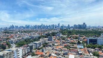 Good And Homey 2Br At Nifarro Park Apartment