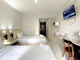 Modern Studio At Elvis Tower Apartment