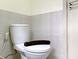 Comfort 2Br With Work Space At Meikarta Apartment