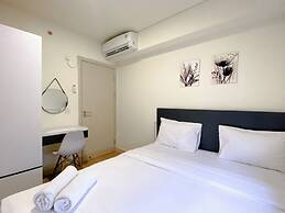 Comfort 2Br With Work Space At Meikarta Apartment