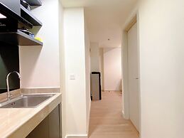 Comfort 2Br With Work Space At Meikarta Apartment