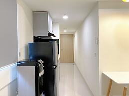 Modern Look 2Br Meikarta Apartment