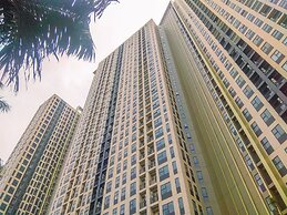 Great Deal And Homey Studio At Transpark Cibubur Apartment