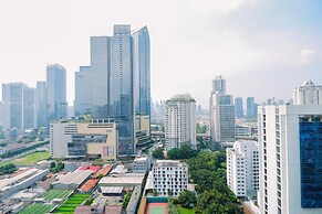 Modern Look And Comfy 3Br Apartment Bellagio Residence