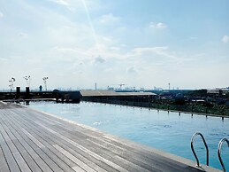 Spacious And Homey Studio At Cleon Park Apartment