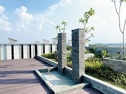 Spacious And Homey Studio At Cleon Park Apartment