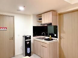 Homey 2Br With Work Space At Meikarta Apartment