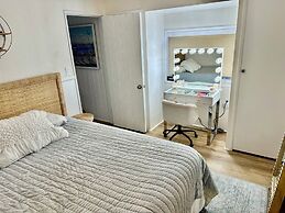 Balboa Island Beach Cottage