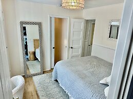 Balboa Island Beach Cottage