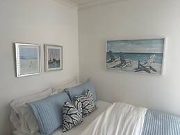 Balboa Island Beach Cottage