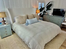 Balboa Island Beach Cottage