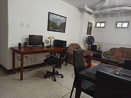 201 Apartamento Completo Rers en Versalles 3 Habitaciones - Cali Tower