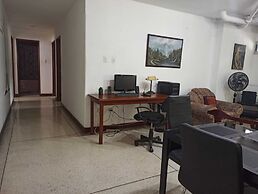 201 Apartamento Completo Rers en Versalles 3 Habitaciones - Cali Tower