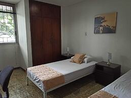 201 Apartamento Completo Rers en Versalles 3 Habitaciones - Cali Tower