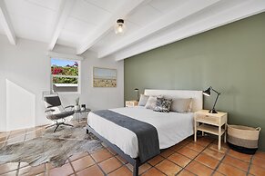 Charming Spanish Colonial A Chic Retreat for 4!