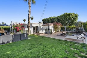 Charming Spanish Colonial A Chic Retreat for 4!