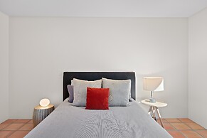 Charming Spanish Colonial A Chic Retreat for 4!