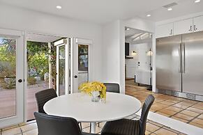 Charming Spanish Colonial A Chic Retreat for 4!