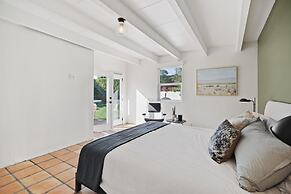 Charming Spanish Colonial A Chic Retreat for 4!