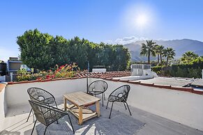 Charming Spanish Colonial A Chic Retreat for 4!