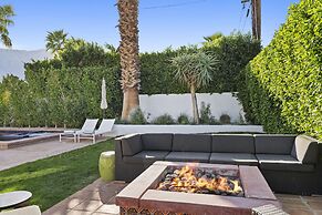Charming Spanish Colonial A Chic Retreat for 4!