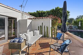 Charming Spanish Colonial A Chic Retreat for 4!