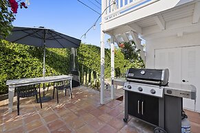 Charming Spanish Colonial A Chic Retreat for 4!