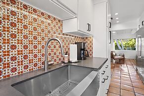 Charming Spanish Colonial A Chic Retreat for 4!