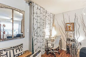 Cozy Retreat in Central East Austin