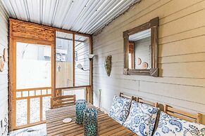 Cozy Retreat in Central East Austin