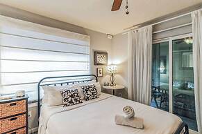 Cozy Retreat in Central East Austin