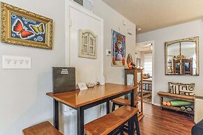 Cozy Retreat in Central East Austin