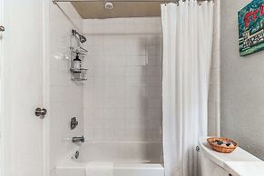 Cozy Retreat in Central East Austin