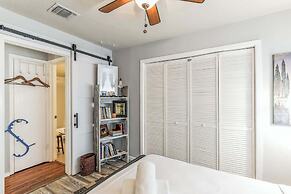 Cozy Retreat in Central East Austin