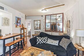 Cozy Retreat in Central East Austin